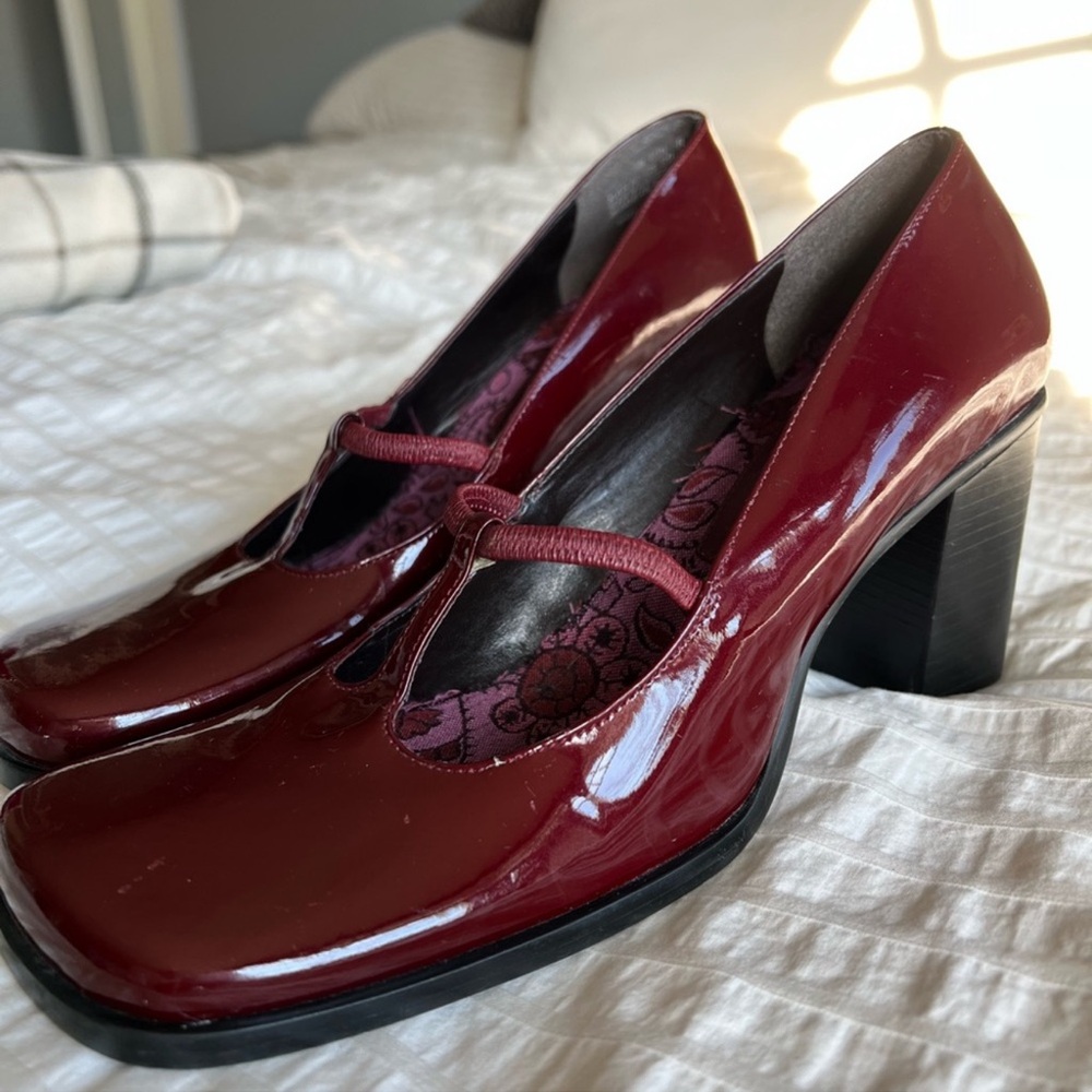 Elegant Burgundy Women's Heels